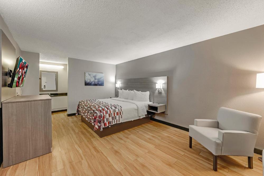 Deluxe King Room Smoking interior